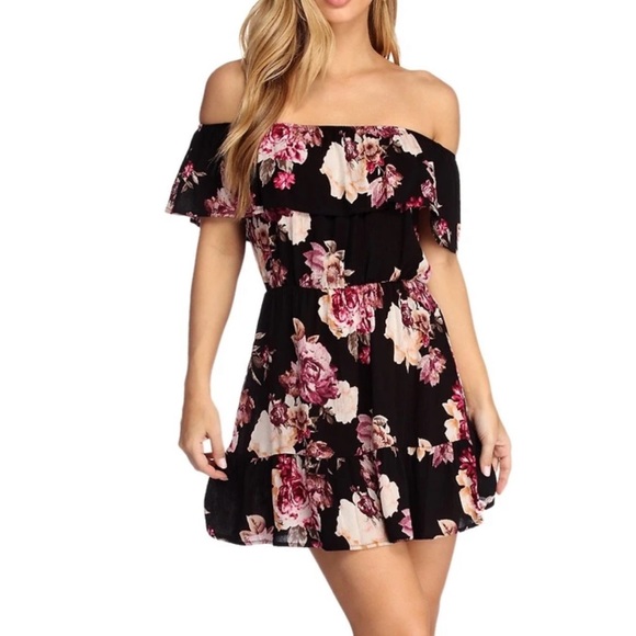 Windsor Dresses & Skirts - Windsor floral mini dress size M